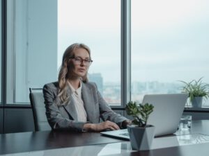 Fernkurs Leadership, Führungskraft werden, Team-Leader Fernstudium und Onlinekurs mit Zertifikat.